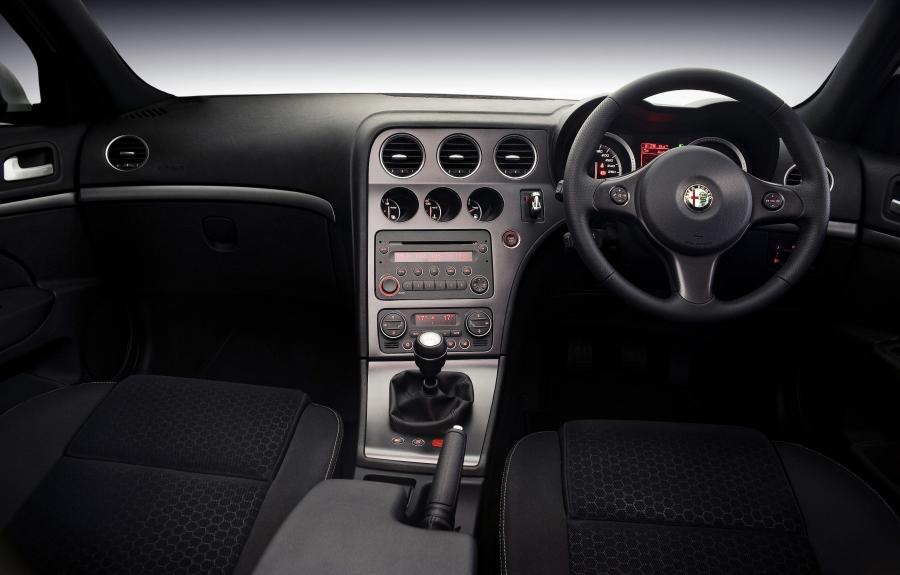 Торпедо Alfa Romeo 159 (939A) 2008 года  (ZA) (фото 19 из 23)